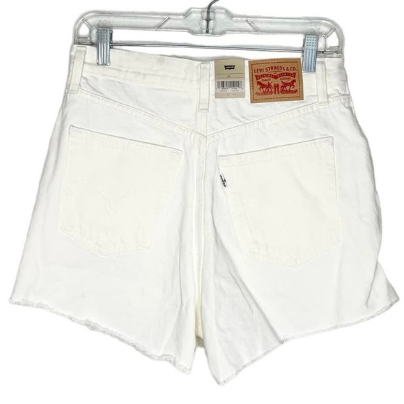 Levi’s High Waisted Mom Shorts In White 28 NWT - Picture 5 of 10